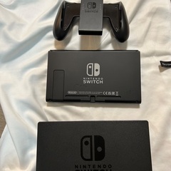 極美品　Nintendo Switch グレーの画像