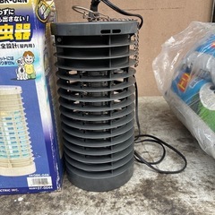 電撃殺虫機の画像
