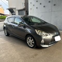 トヨタ　アクア　低走行　ワンオーナー　