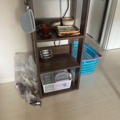 受け渡し予定者様決まりました。木の棚、3段、購入して2年、の画像