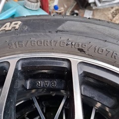 ハイエース❣️タイヤ215/60R17❣️4本の画像