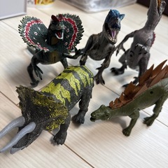 恐竜おもちゃの画像