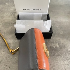 マークジェイコブス　二つ折さいふ財布の画像
