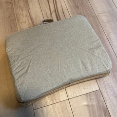 膝上クッション テーブルクッションの画像
