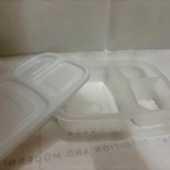お弁当箱の画像