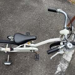 幼児車16インチ補助輪つき付きの画像