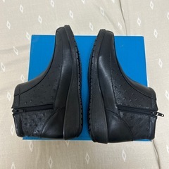 ショートブーツ黒の画像