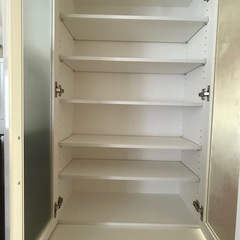 食器棚の画像