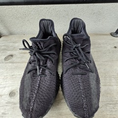 YEEZY BOOST 350 V2 "ONYX"の画像