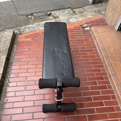 筋トレ　ベンチ　腹筋　はいきん背筋の画像