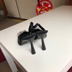 ZABA ブラック ポインテッドトゥ ミュールの画像