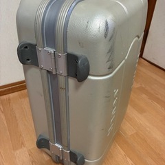 キャリーケースの画像