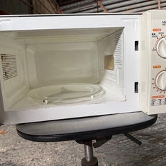 ヤマゼン YAMAZEN 電子レンジ 6段階出力 60Hz 西日本地域専用 MWO-17J-6の画像