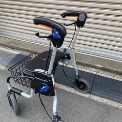 歩行器の画像