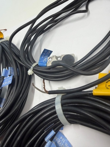 キーエンスPH114 21個、SH614 1個