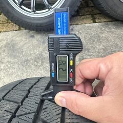 16インチ スタッドレス 山あり ダンロップ最上級 ウィンターマックス03 WM03 205/60R16 ノア ヴォクシー セレナ ステップワゴン プリウスα その他多数 美品ホイール付きの画像
