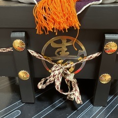 ドラゴンモチーフ 兜 収納箱付きの画像