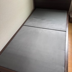 シングルベット枠のみの画像