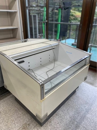 三菱の冷蔵ショーケース