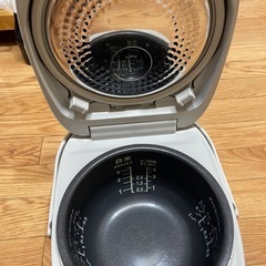Panasonicパナソニックの5.5合炊飯器の画像