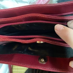 合皮ワインレッドのバックの画像