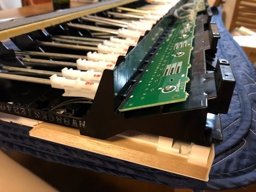 ヤマハ CLP-575R クラビノーバ  木製鍵盤  鍵盤整備済み