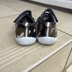 迷彩柄スニーカー👟の画像