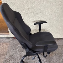 先着4つ【美品】リクライニングチェア　ゲーミングチェアの画像