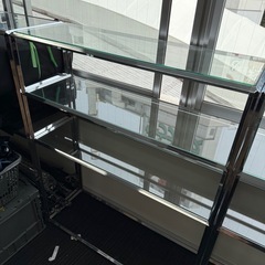 特注ガラス棚の画像