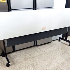 会議テーブル ① 折りたたみ フォールディングテーブル 幅180cm  スタッキング 事務用品 札幌市北区屯田の画像