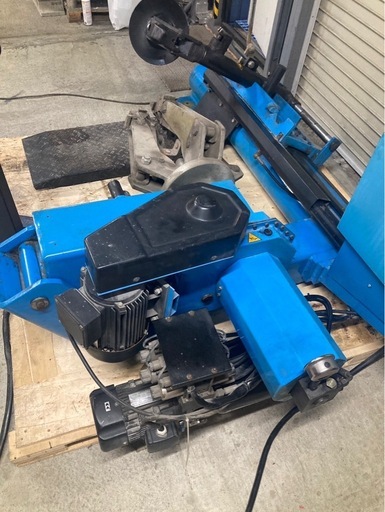 バストラック　大型　TB タイヤチェンジャー  自動車　整備　タイヤ交換　スタッドレス