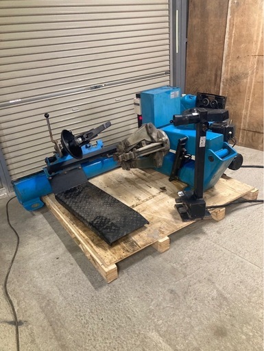 バストラック　大型　TB タイヤチェンジャー  自動車　整備　タイヤ交換　スタッドレス