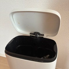 ゴミ箱の画像