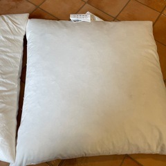 IKEA クッションとカバーの画像