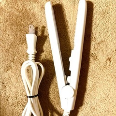 ★【軽量コンパクト・ストレートアイロン　巻き髪専用】★美品★の画像
