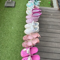 女の子の靴の画像