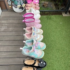 女の子の靴の画像