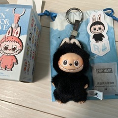 正規品!!   ラブブ　イニシャルR
の画像