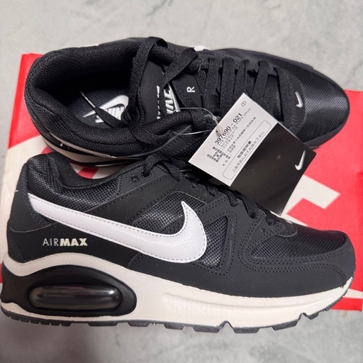 NIKE エアマックス　コマンド