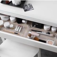 IKEAドレッサーデスクの画像