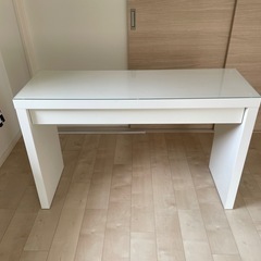 IKEAドレッサーデスクの画像