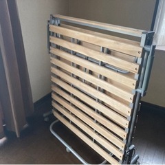 折りたたみベッドの画像