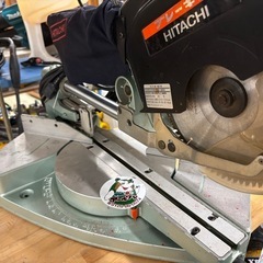 🌲【電動工具】日曜大工に！日立 216mm 卓上スライド丸のこ C8FB2  ①【地域最大電動工具高価買取アールワン田川】の画像