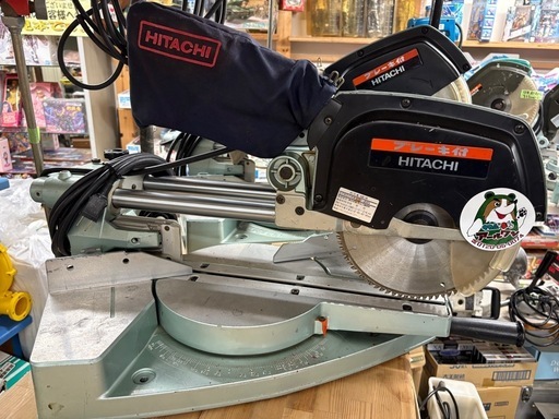 ?【電動工具】日曜大工に！日立 216mm 卓上スライド丸のこ C8FB2  ①【地域最大電動工具高価買取アールワン田川】