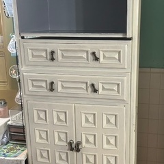 アンティーク棚の画像