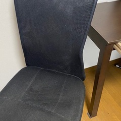 パソコン机と椅子、綺麗ですの画像