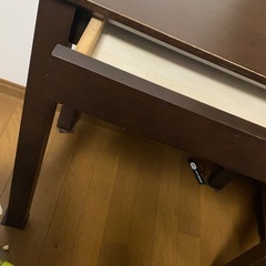 パソコン机と椅子、綺麗ですの画像