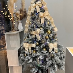 大きなクリスマスツリーの画像