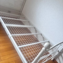 ベッドフレームの画像
