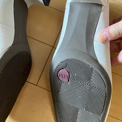 Fitbitパンプス　オフホワイト２４.5センチ1〜2回のみ使用の画像